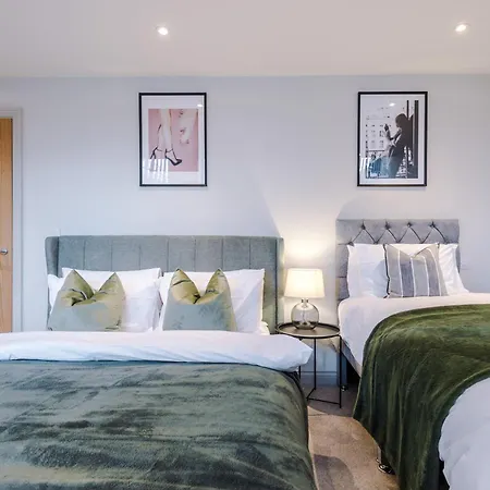 Apartment Designer In Leeds Sleeps 5