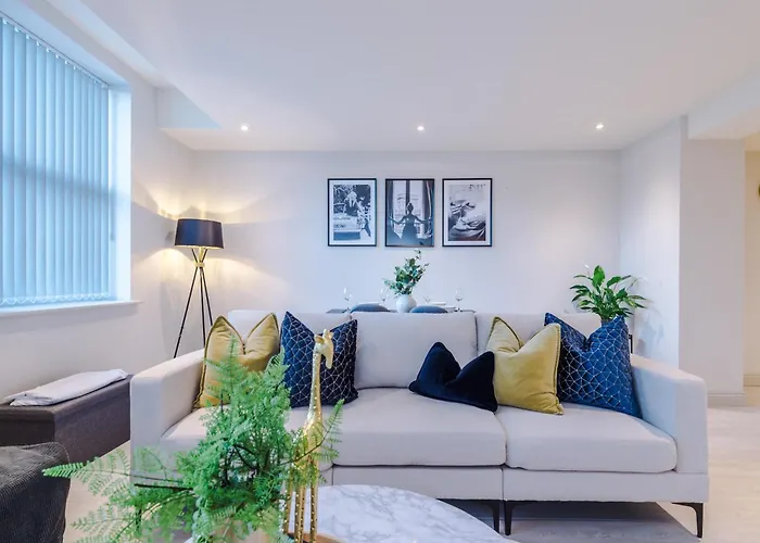 Modern & Stylish In Sleeps 5 By Purestay * Leeds (West Yorkshire)