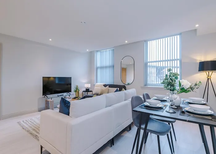 Modern & Stylish In Sleeps 5 By Purestay Apartment *