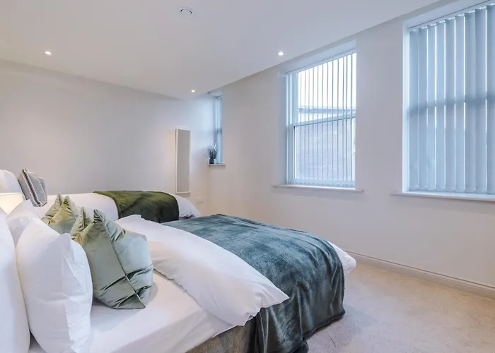 Apartment Modern & Stylish In Sleeps 5 By Purestay *