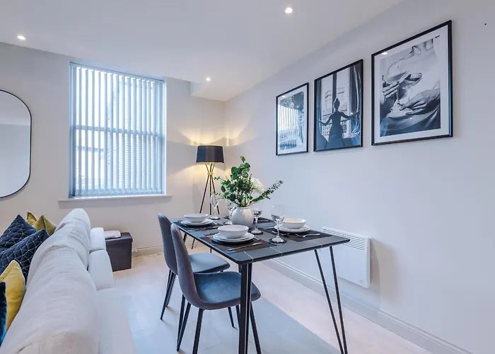 Modern & Stylish In Sleeps 5 By Purestay *