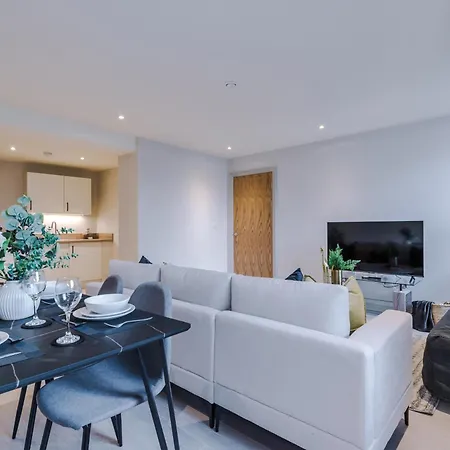 Modern & Stylish In Sleeps 5 By Purestay * Лидс