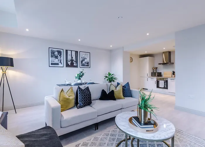 Modern & Stylish In Sleeps 5 By Purestay Лидс